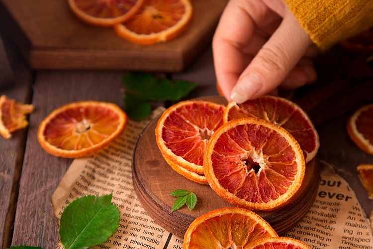 خواص و مضرات پرتقال خونی خشک شده